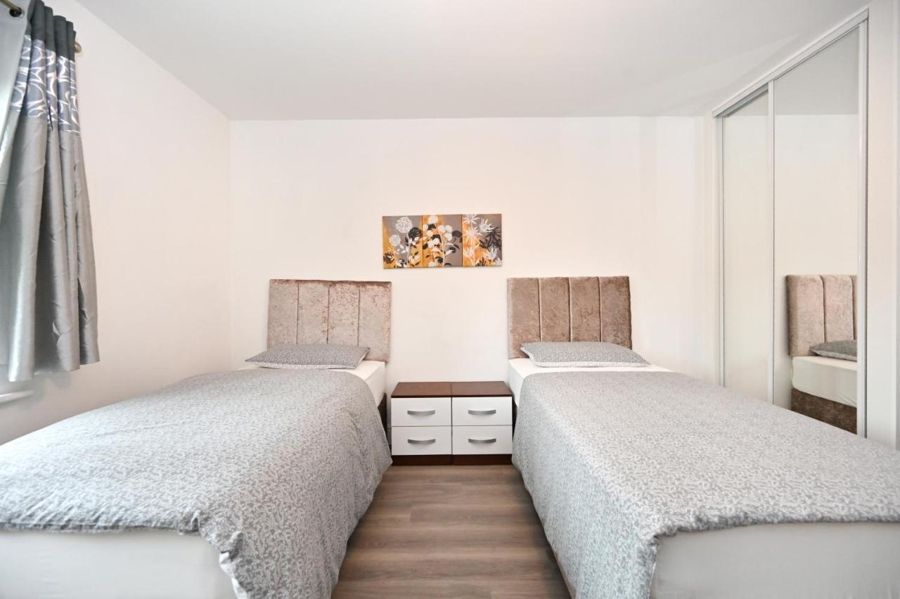 Luxury 2Bedroom - 2Bath - Prime Location - Patio Harrow on the Hill Экстерьер фото