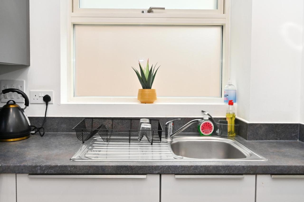 Luxury 2Bedroom - 2Bath - Prime Location - Patio Harrow on the Hill Экстерьер фото
