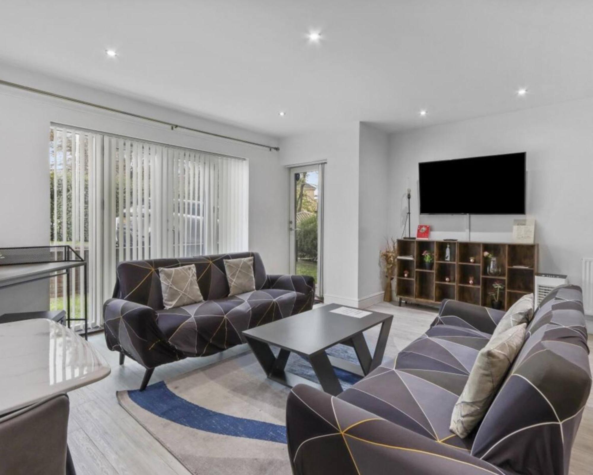 Luxury 2Bedroom - 2Bath - Prime Location - Patio Harrow on the Hill Экстерьер фото